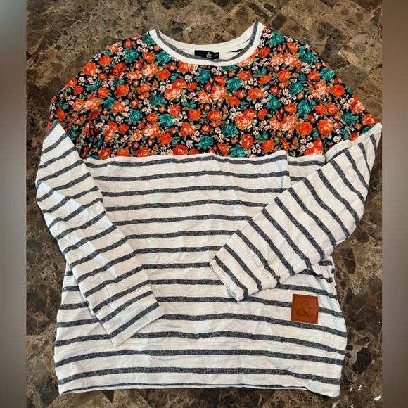 Ampersand & Sweater - Picture 1 of 1